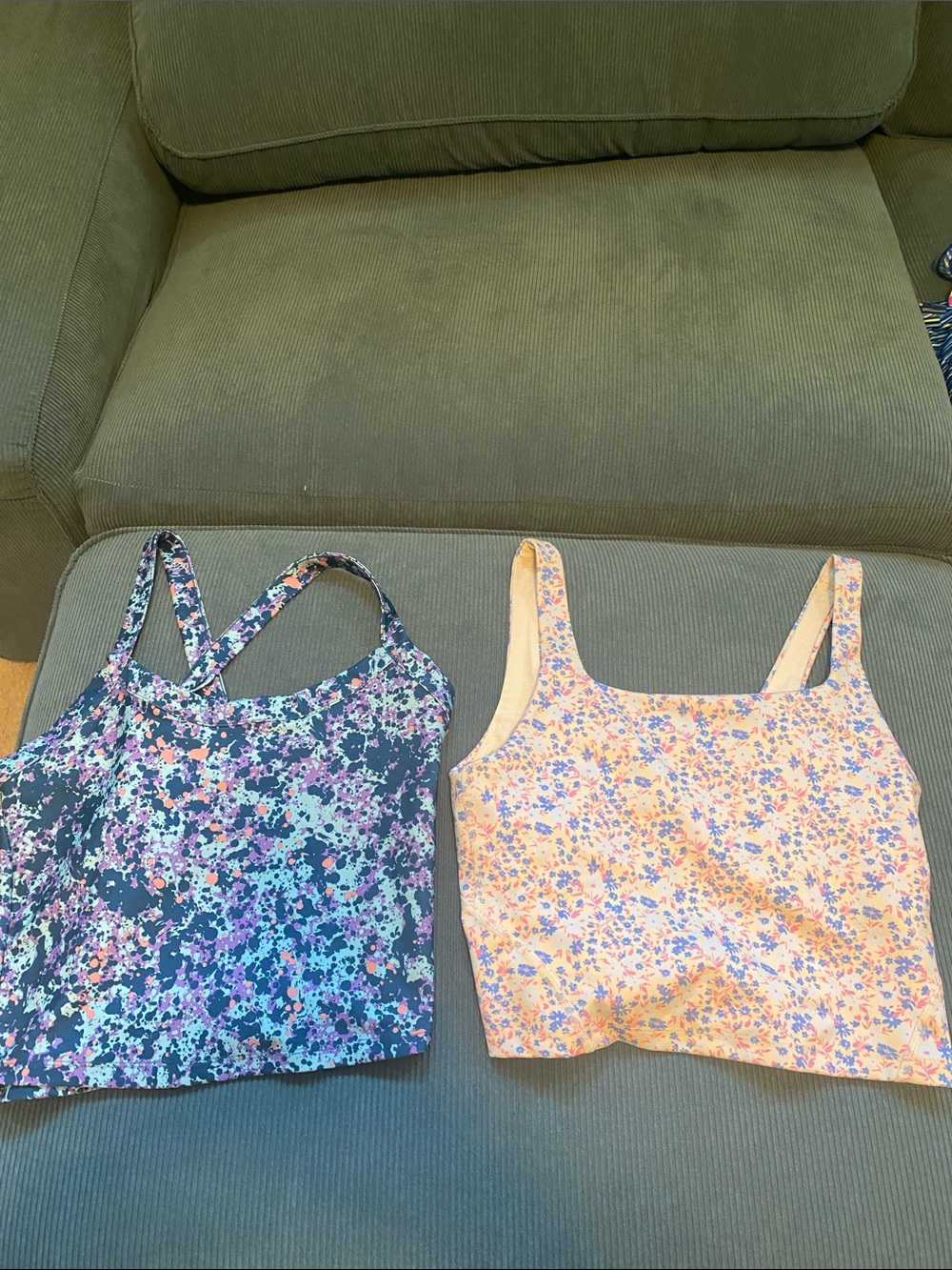 2 Cropped workout tank tops